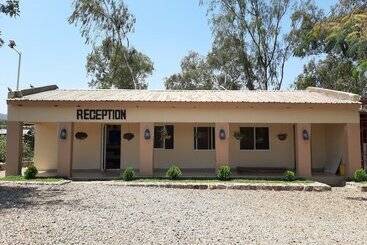 בית מלון כפרי Lakeside