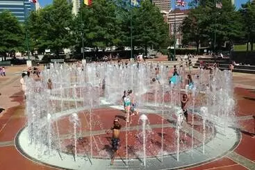 تختخواب و صبحانه The Relentless House