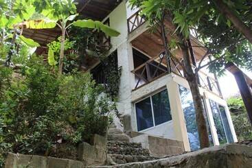 Hôtel (catégorie 1/2 *) Kankui Lodge