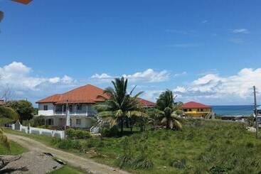 پانسیون Residential Family Home