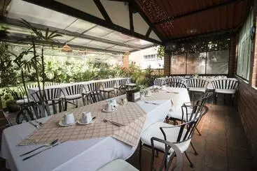 هتل Cabaña Suiza