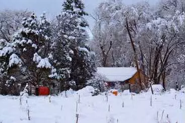 Mökkimajoitus Taos Goji Farm & Eco Lodge Retreat