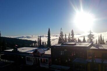 Vance Creek Hotel & Conference Centre