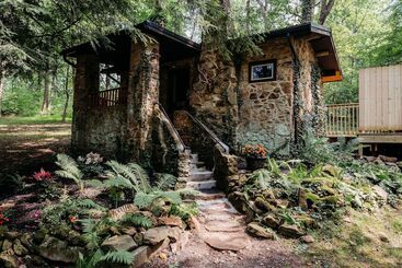 فندق Landoll S Mohican Castle