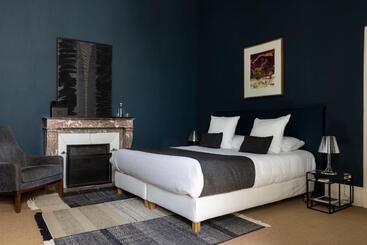 Bed and Breakfast Chateau De La Resle   Design Hotels
