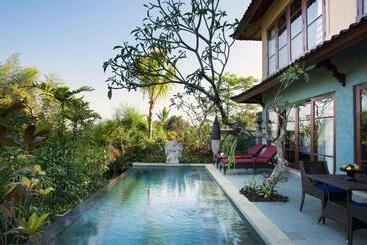 هتل Dwaraka The Royal Villas