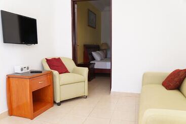 בית מלון כפרי Sand Beach