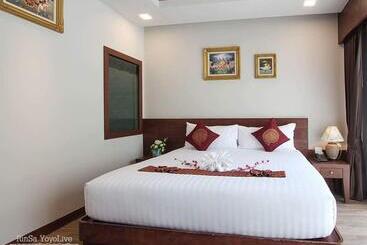 בית מלון כפרי The Agate Pattaya Boutique Resort