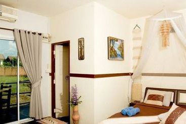 Пансион Baan Puang Petch