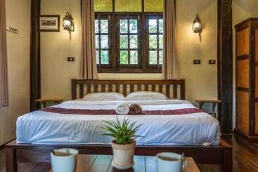 פנסיון Little Village Chiang Mai