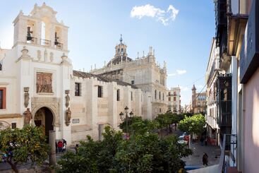 هتل Puerta Catedral Apartments