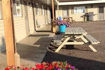 Wanakena Motel