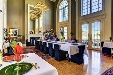 مبيت وإفطار Claremont Inn & Winery