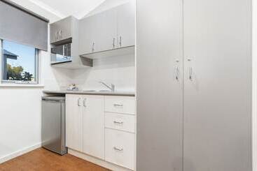 Отель Aspen Karratha Village