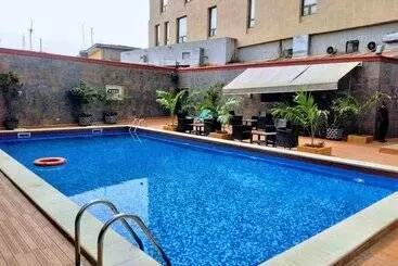 Airport Golden Tulip Hotel