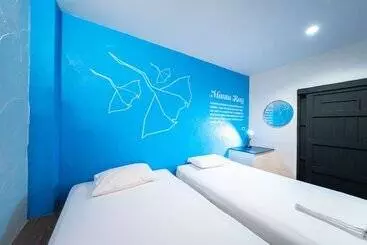 Monkey Dive Hostel Khaolak