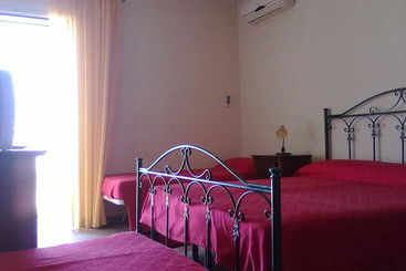 קוטג'' Agriturismo La Lucia