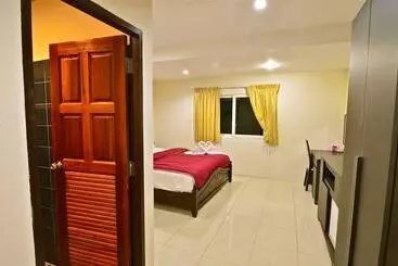 Hostel Square One Hotel Patong