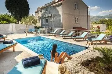 California Apartments