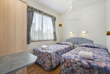 호텔 Australian Community Villages