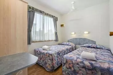 호텔 Australian Community Villages