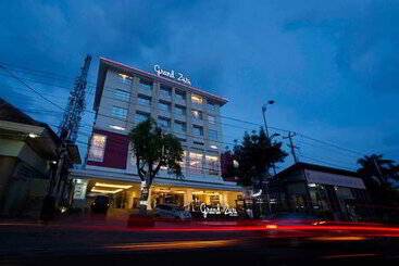 בית מלון כפרי Grand Zuri Malioboro