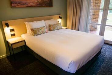 Nightcap At Hinterland Hotel Nerang