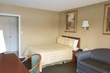 Motel Village Inn & Suites   Sudbury