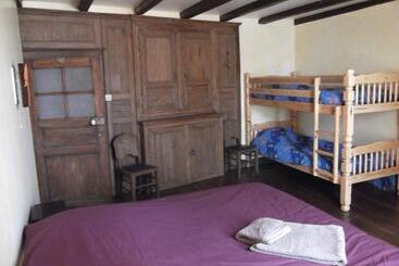 펜션 La Ferme Des 3 Suissesses