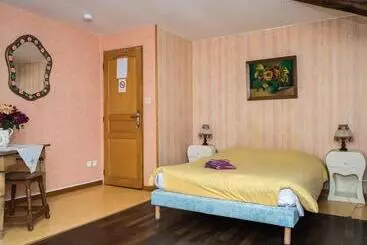 ペンション La Ferme Des 3 Suissesses