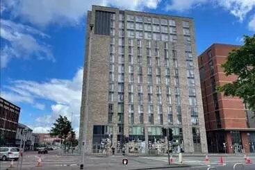 هاستل Vibrant Rooms Student Only Belfast