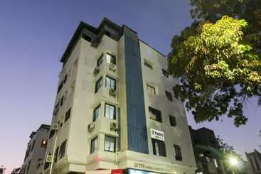 Hotel Treebo Seven Suites