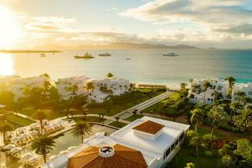 هتل Aurora Anguilla Resort & Golf Club