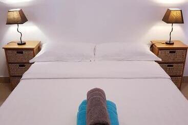 ペンション La Perla Holiday Apartments