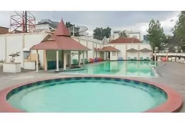 Urbanview Hotel Crown Tasikmalaya By Reddoorz