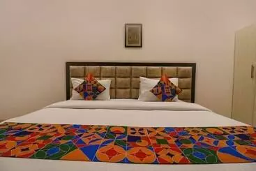 Fabhotel Nirvana Suites