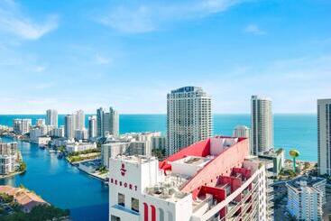 호스텔 Modern Resort With Balcony   Near Beach   Pool