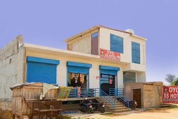 Hotel Oyo 81188 Ss