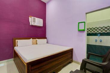 בית מלון כפרי Oyo 81188 Ss