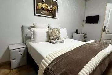 Pensión Ranzi Court Guest House