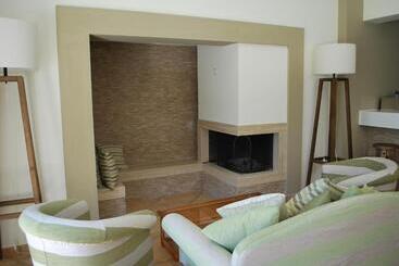 茅舍 Feudo Del Biviere