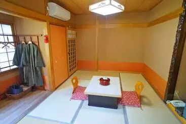 בית מלון כפרי Hot Spring Inn Banya