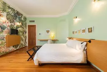 هتل Sacha Mistol Art