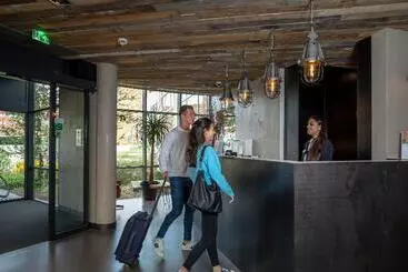 Отель Urban Lodge