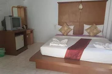 Lanta Paradise Beach Resort