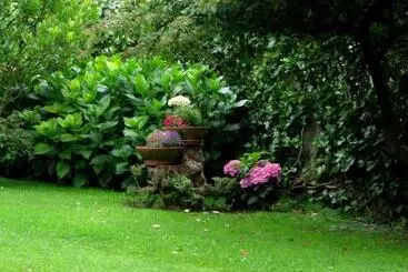 تختخواب و صبحانه Chez Fleur