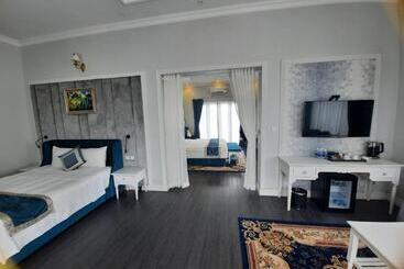 Отель Vườn Vua Resort & Villas