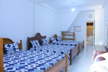 Majatalo Rochesta Holiday Inn