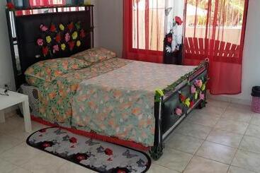 تختخواب و صبحانه Casa Mamatinda