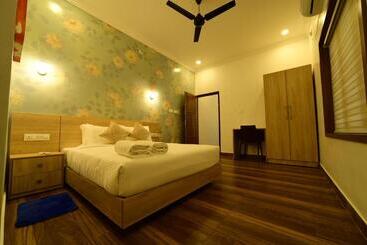 Hotel Vrindavan Resort And Spa